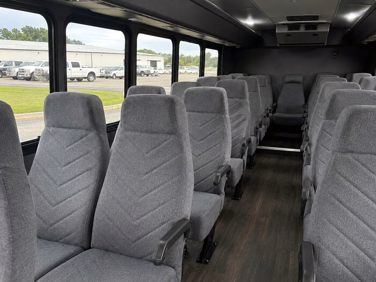 peoria 15 passenger minibus rental