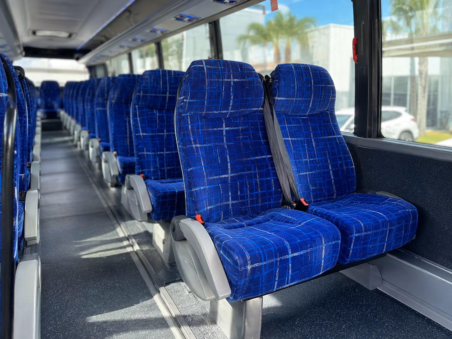 shuttle your wedding guests between peoria venues without the headache